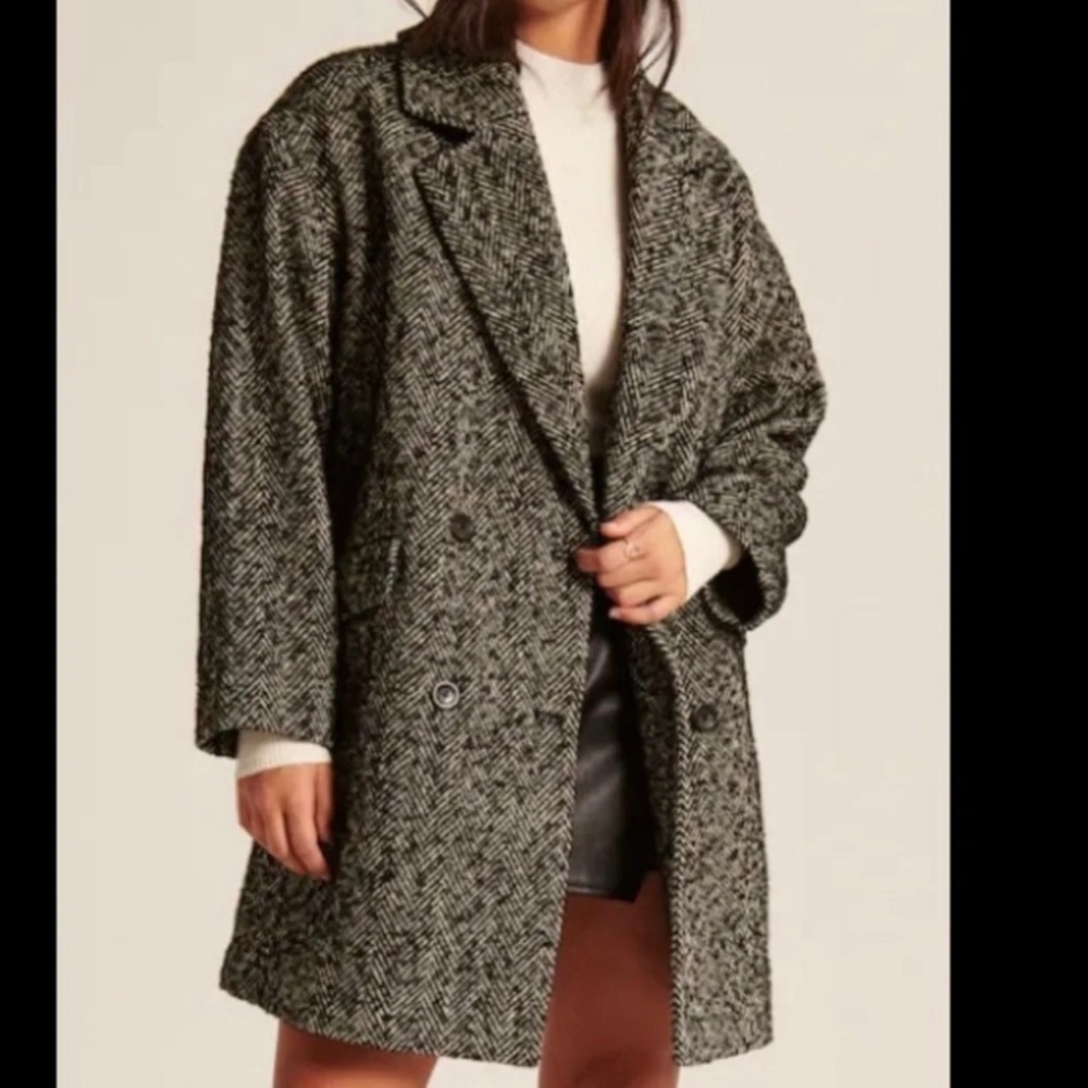 Abercrombie- Textured Dad Coat Herringbone Pattern